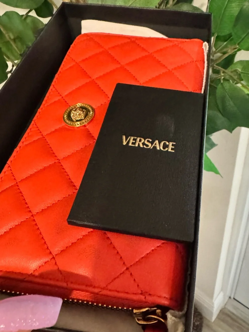 New in box Versace La Medusa Long Wallet Coral 🪸